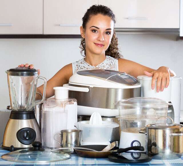 أجهزة مطبخ عملية وسريعة لأي امرأة عاملة           