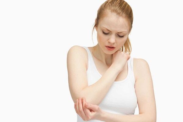 تفتيح الركب والاكواع قبل ليلة زفافك بطرق سهلة طبيعية 