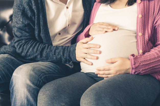 هل توقفتي عن ممارسة العلاقة الحميمية  بعد أن أصبحتِ حاملاً؟ 
