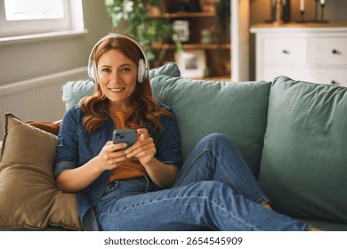 أخطار الجلوس الطويل وأثره على الدورة الدموية عند النساء