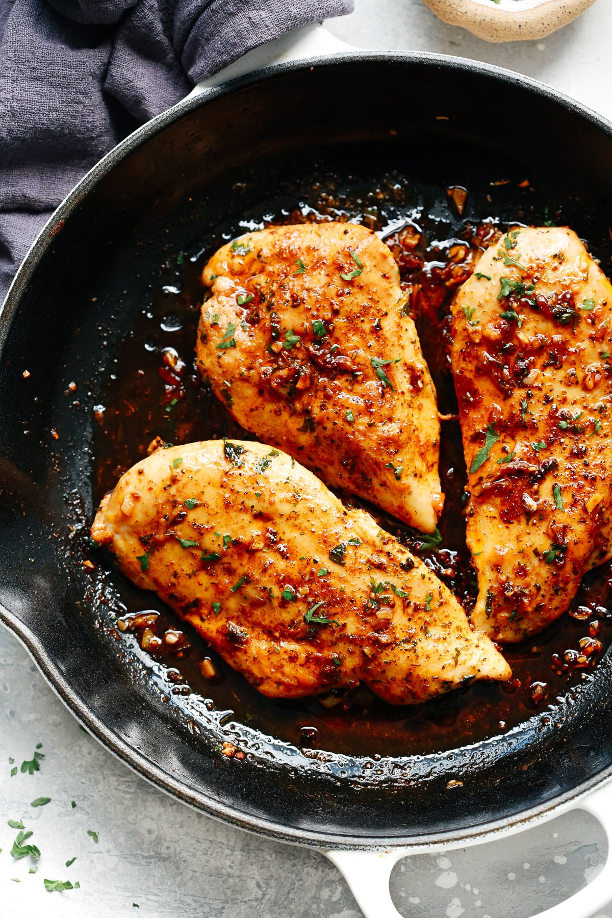 جميعنا نطبخ صدور الدجاج .. ولكن السر في الوصفات الشهية السهلة !
