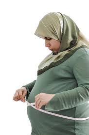 اكتساب الوزن الزائد خلال الحمل يضر بالأم والجنين