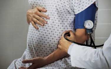 ارتفاع ضغط الدم خلال الحمل  يؤدى لمضاعفات فيما بعد