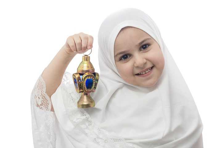 اقترب شهر رمضان الفضيل: إليكِ كيفية تدريب أبنائك على الصيام