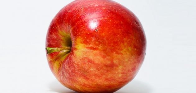 التفاح الأحمر لتحسين الهضم.