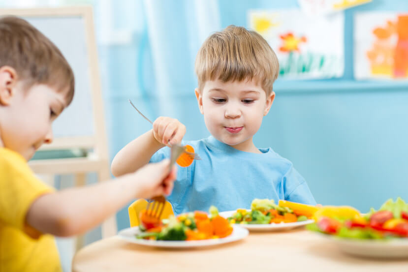 متعة الطعام الصحي: أفكار وجبات مغذية وشهية لطفلكِ في الروضة