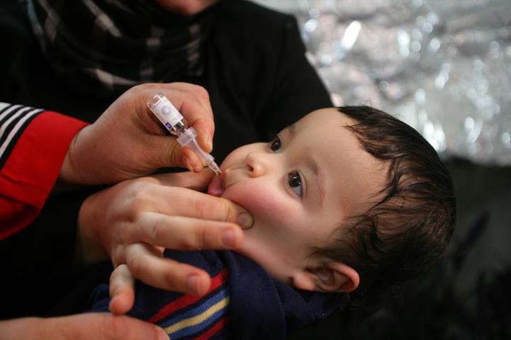 تطعيم ثنائي للقضاء علي شلل الأطفال نهائيا