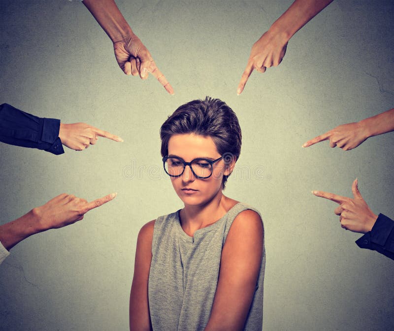 كيف تتعاملين مع أسئلة الأهل المحرجة حول تأخر الحمل 