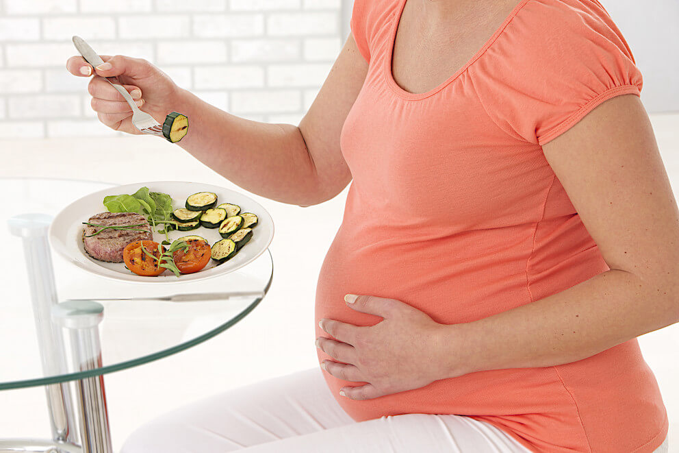 هل يمكن أن تسبب زيادة الوزن أو السمنة أثناء الحمل مشاكل لطفلك ؟!