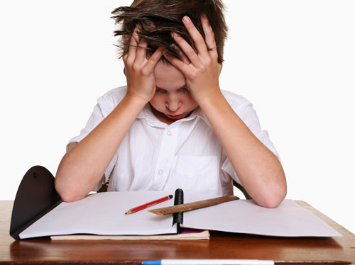 مساندة الطفل النفسية ضرورية لتجاوز توتر الامتحانات