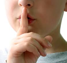 ترويض الألسنة السليطة: سحر الكلمة وفنون التهذيب