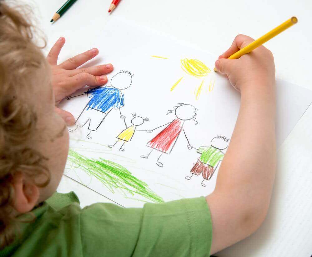 10 طرق ممتعة وفعالة لتعليم رسم للأطفال