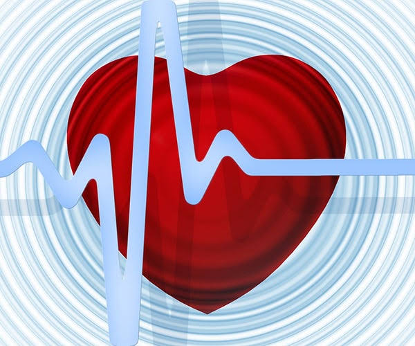 هذا ليس مجرد ألم في الصدر - إليك أعراض أمراض القلب