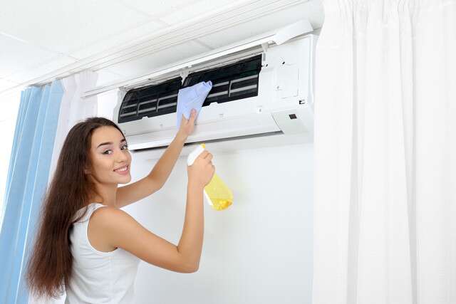 كيف تقومين بتنظيف مكيف الهواء وغيره من الأجهزة المنزلية؟! 