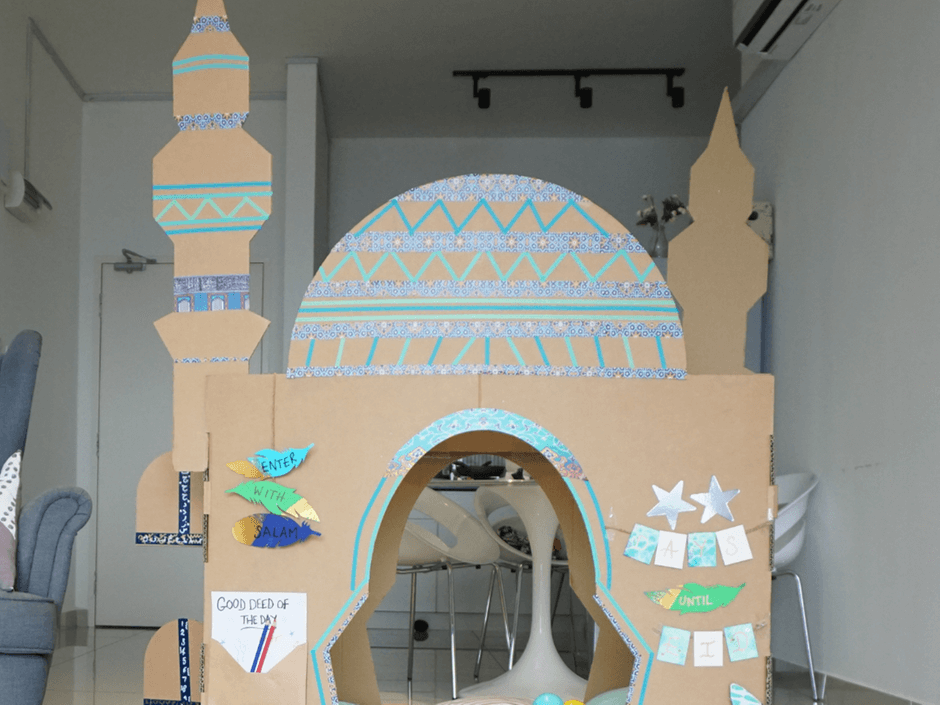 كيف تبني مسجدًا خاصًا بك من الورق المقوى في المنزل! 
