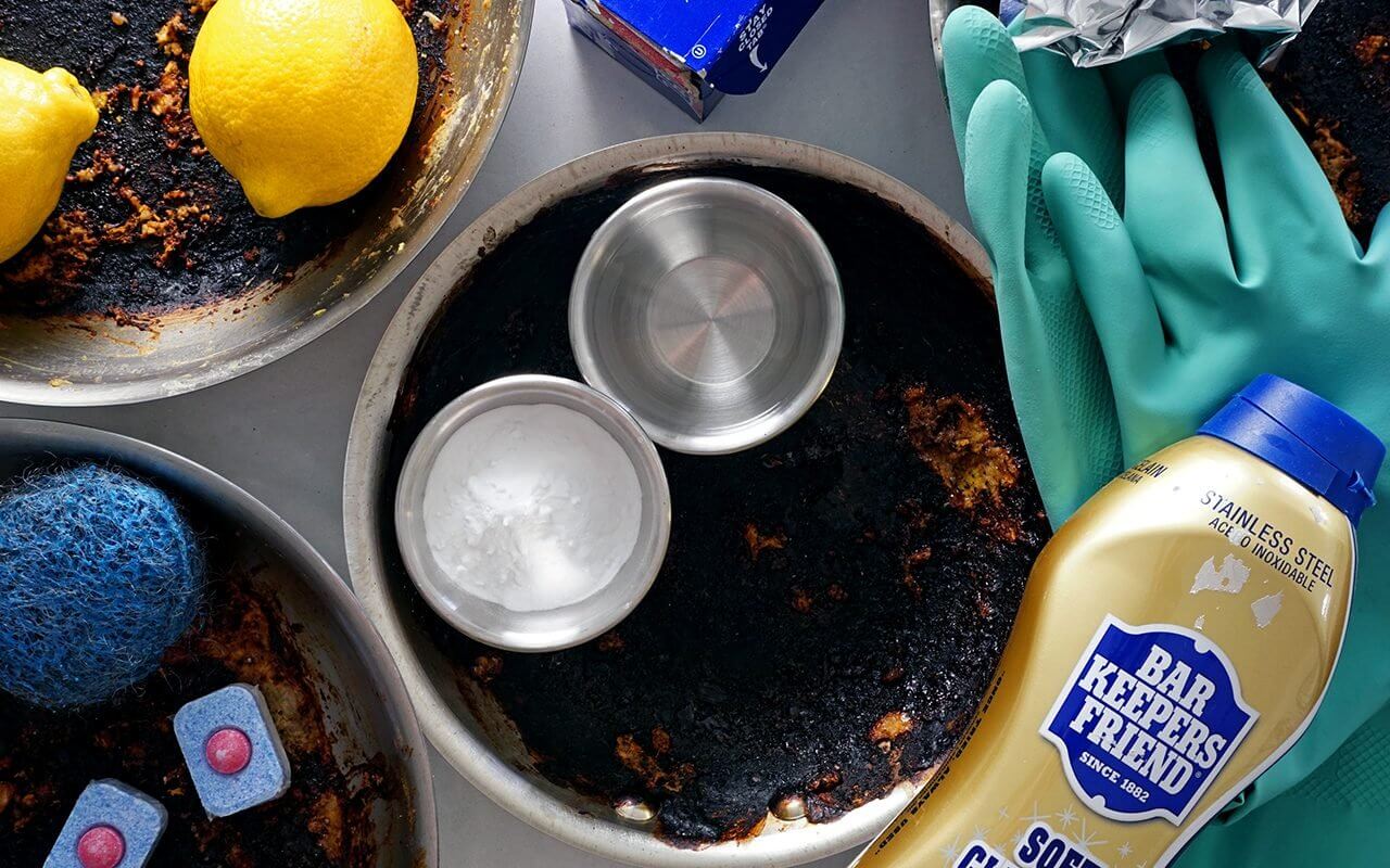 اختبرنا 5 طرق لتنظيف المقلاة المحترقة وهذا ما وجدناه! 