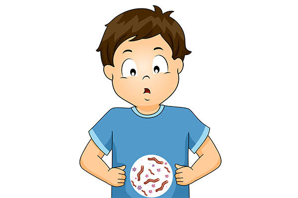 هل يعاني طفلك من ديدان الأمعاء؟ اكتشفي الإشارات وكيفية العلاج